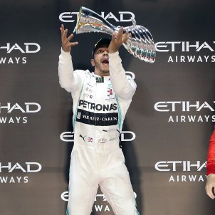 Hamilton festeja el Mundial ganando en Abu Dhabi