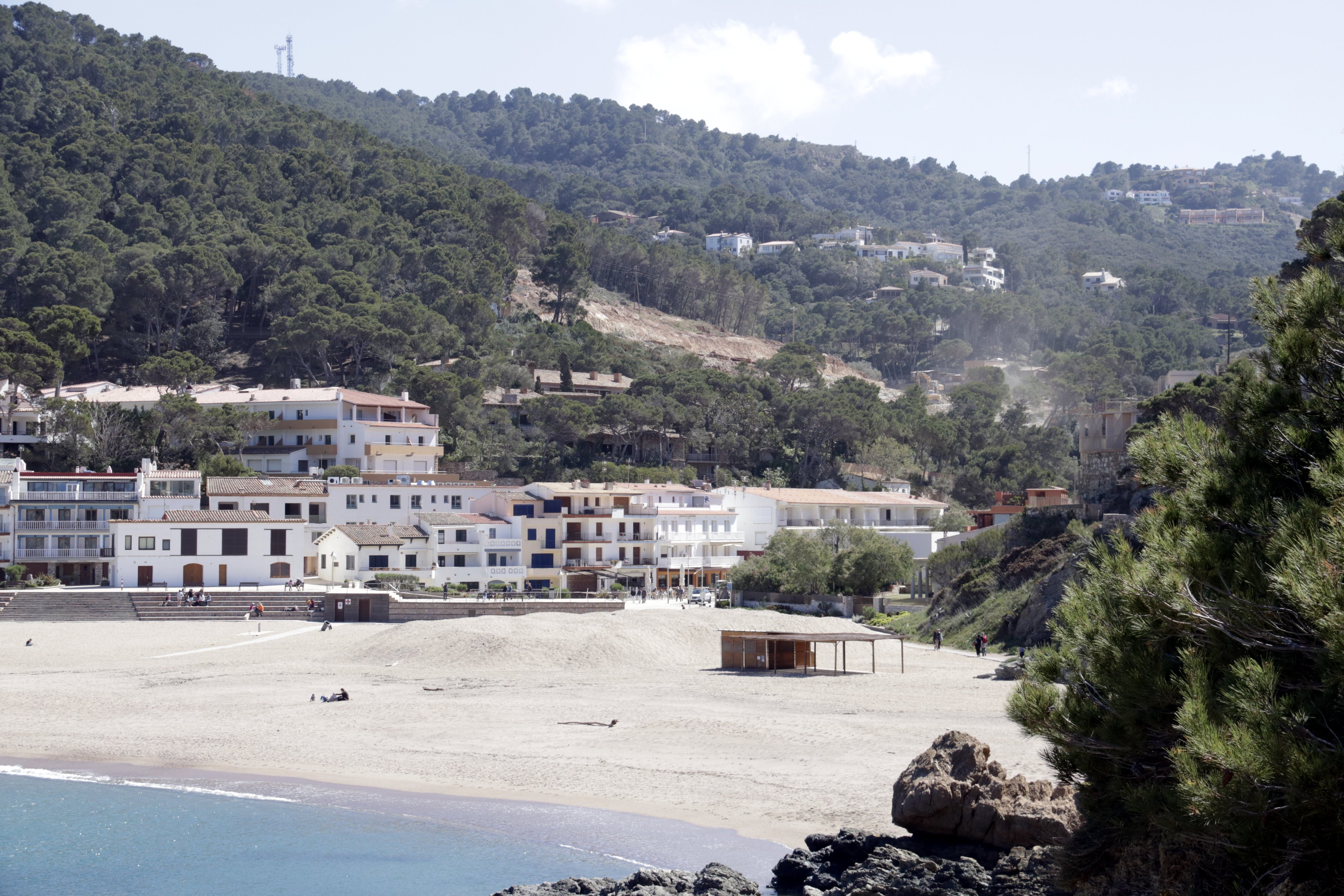La Generalitat frena la construcció de 15.000 habitatges a la Costa Brava