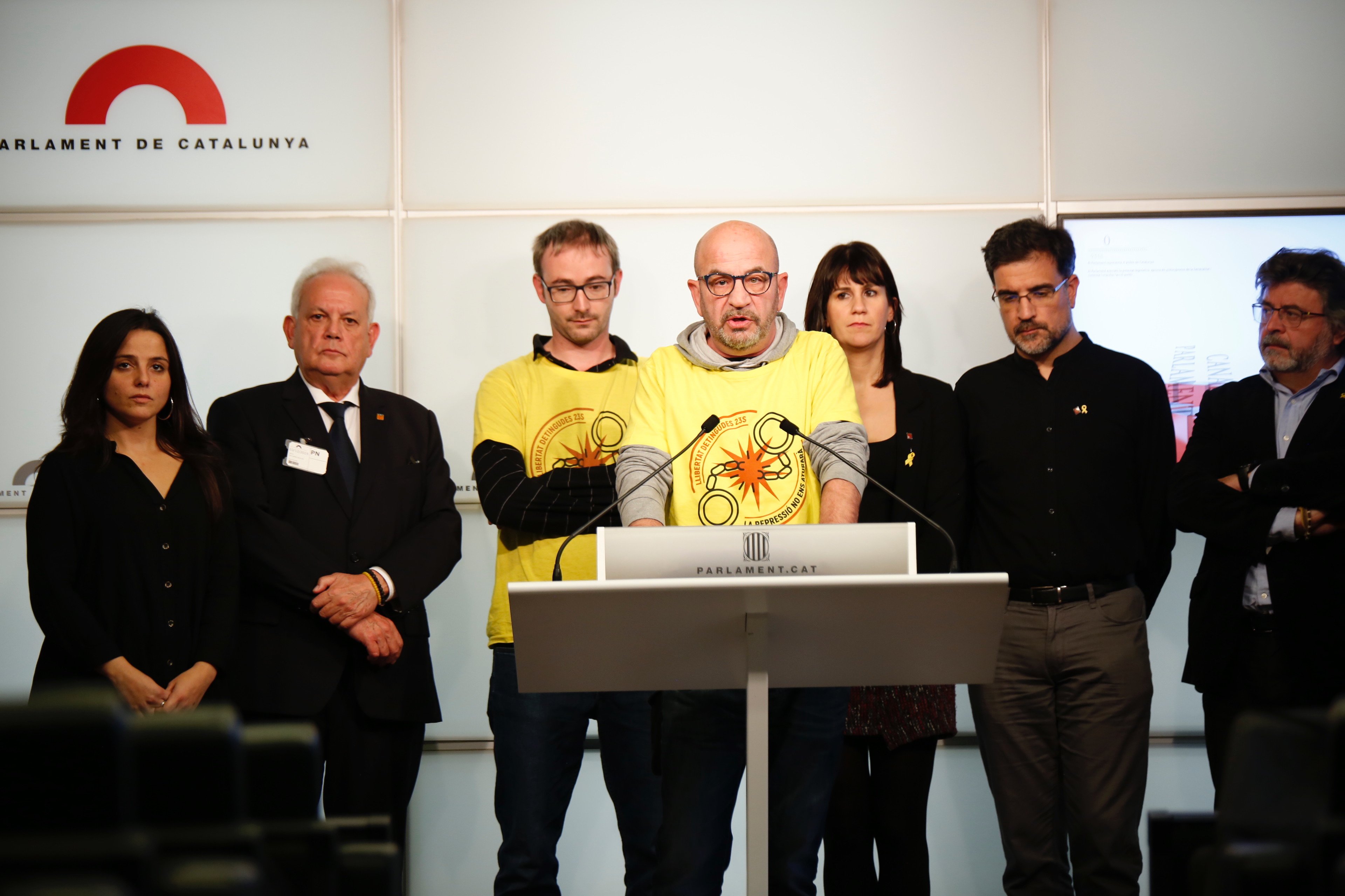 JxCat, ERC i la CUP esperen el suport dels comuns en la resolució per l'alliberament dels CDR