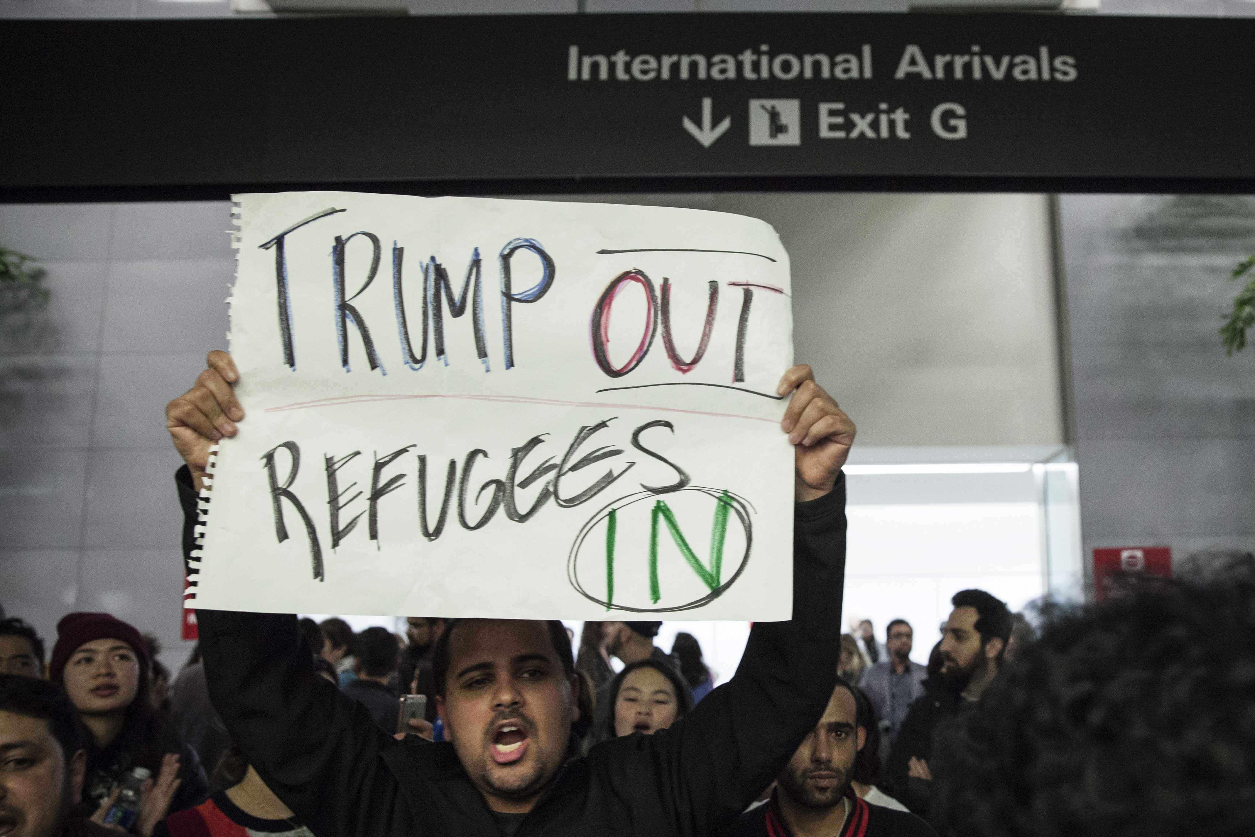 Una juez bloquea parte del veto de Trump a inmigrantes musulmanes
