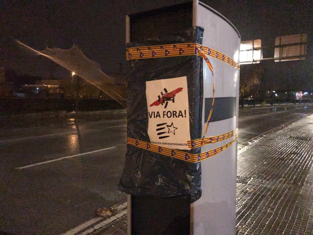 Un grup independentista saboteja radars de trànsit