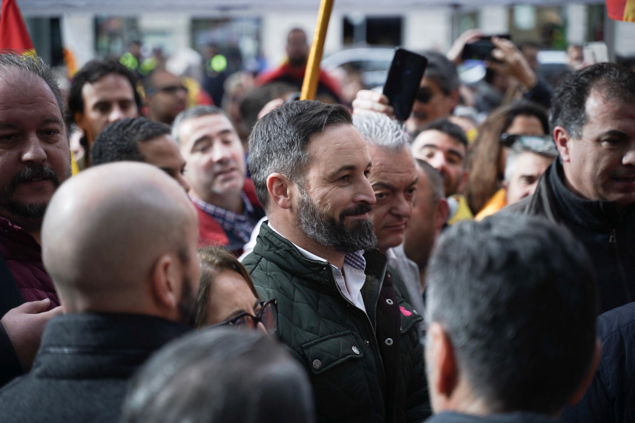 Abascal planta el acto para la Constitución en el Congreso y va a la manifestación de Barcelona