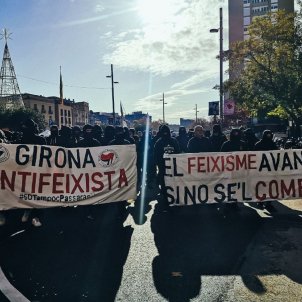 manifestació antifeixista Girona dia Constitució Twitter @SAntifeixista manifestació antifeixista Girona dia Constitució Twitter @SAntifeixista