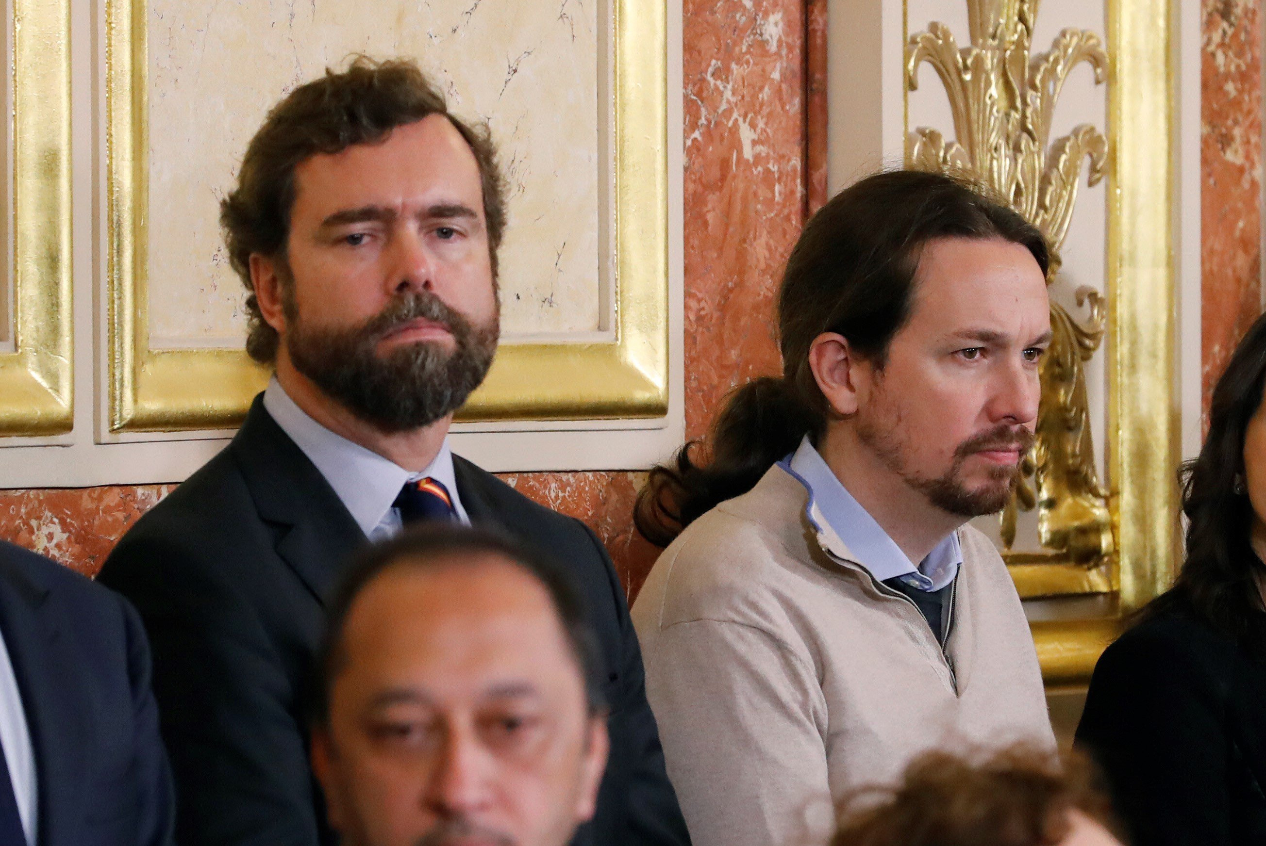 Els miracles de la Constitució: Vox ja la defensa i Iglesias s’oblida de la República