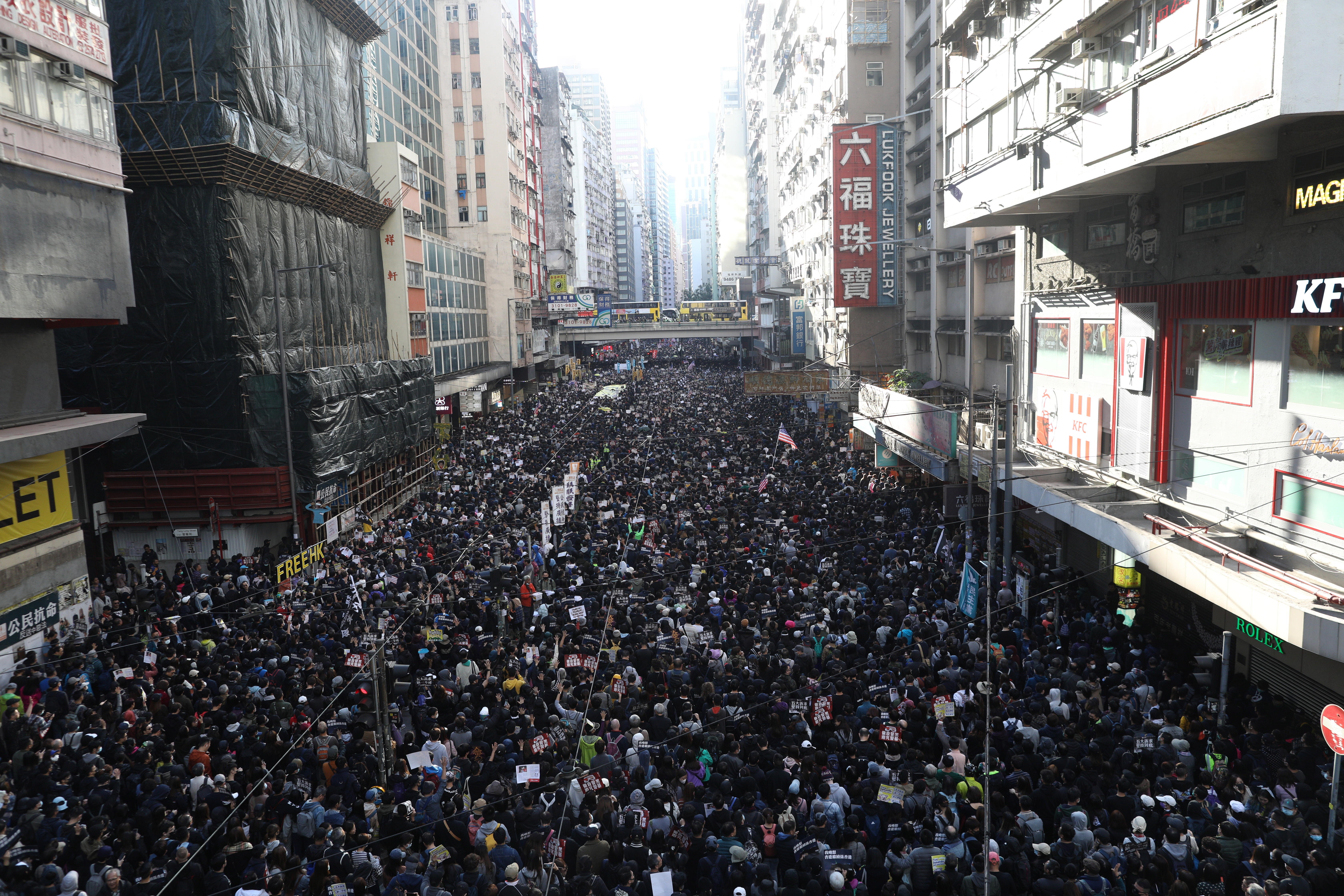 Marxa massiva a Hong Kong mig any després de l'inici de les protestes