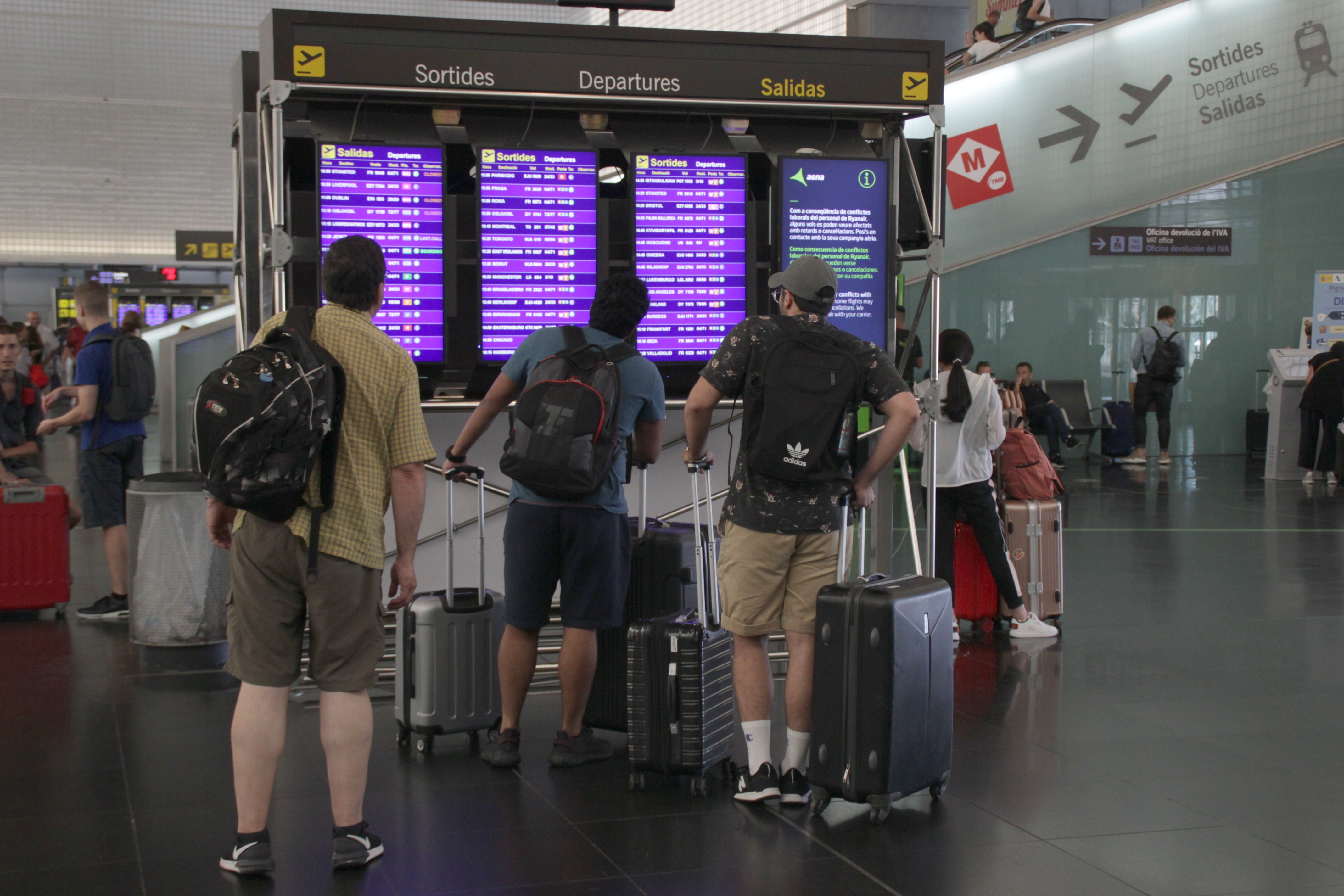La Cambra calcula que el tráfico aéreo del Prat caerá un 80% por el coronavirus