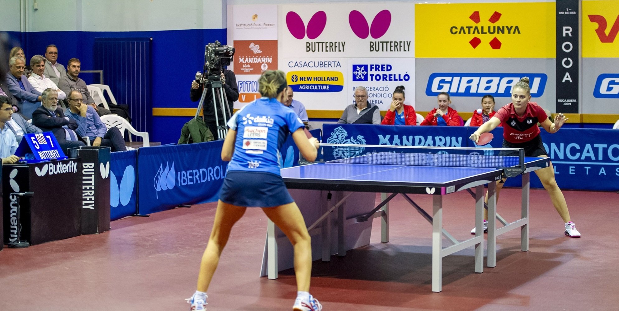 El Girbau Vic es juga un passi historic als quarts de final de la Champions femenina
