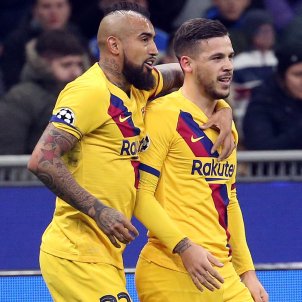 arturo vidal carles perez barça efe arturo vidal carles perez barça efe