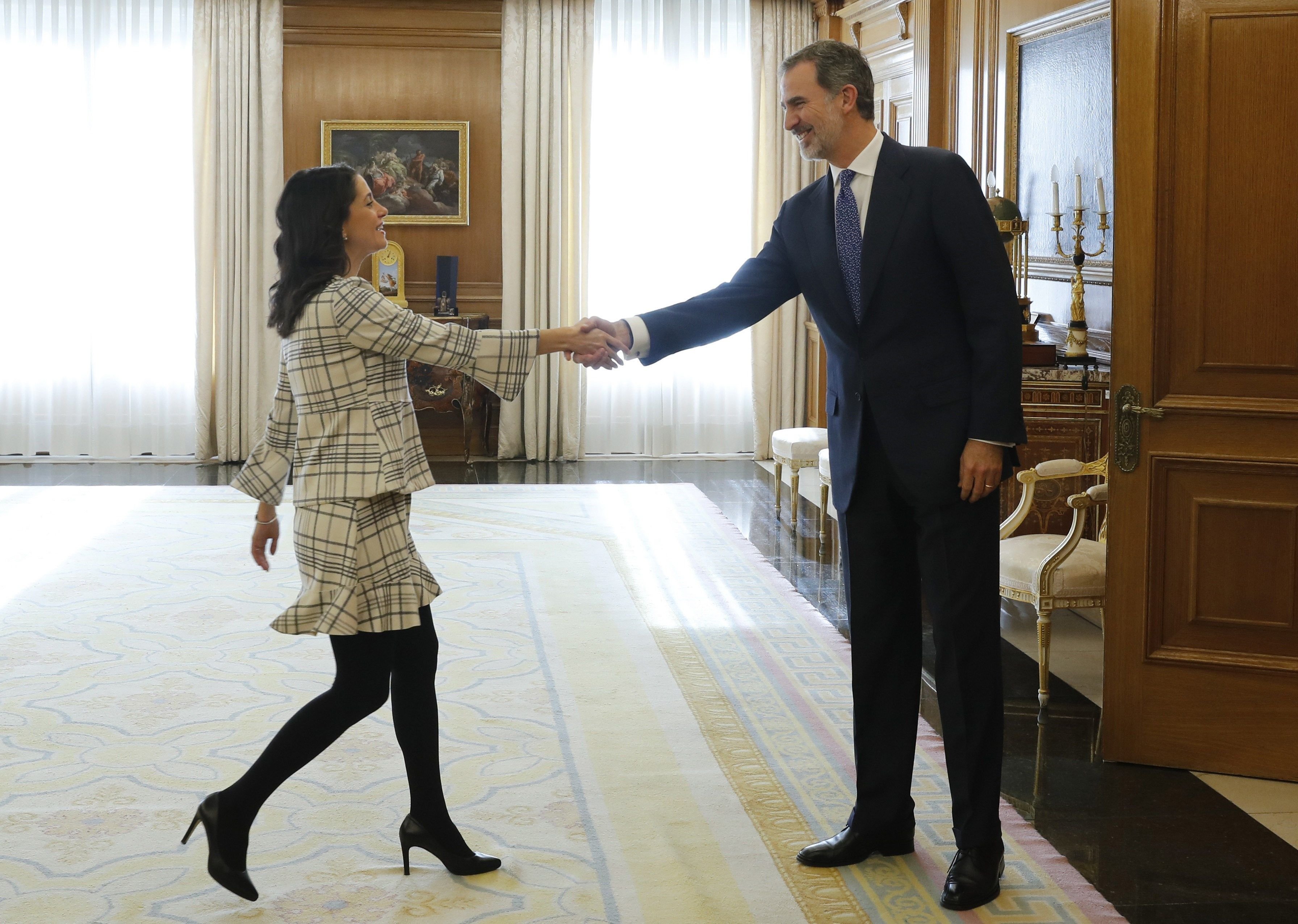 Arrimadas llamará hoy a Sánchez para insistirle en un acuerdo "constitucionalista"