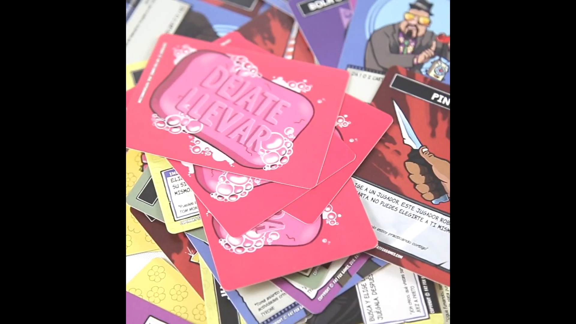 El Govern también denunciará un juego de cartas por homófobo