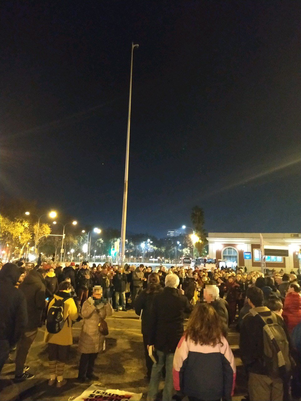 assemblea tall 59 meridiana - meridiana resisteix