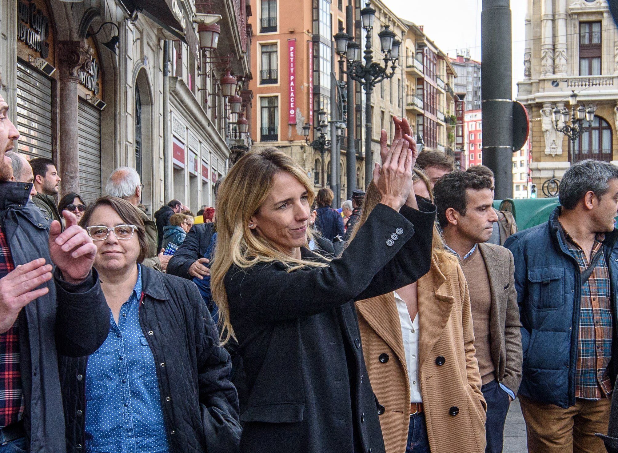 La portada que da la puntilla a Álvarez de Toledo