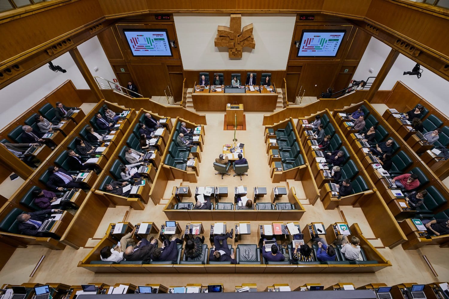 Bildu pide que los presos y exiliados catalanes comparezcan en el Parlamento vasco