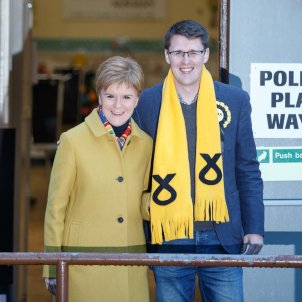 Nicola Sturgeon i el candidat de Glasgow EFE Nicola Sturgeon i el candidat de Glasgow EFE