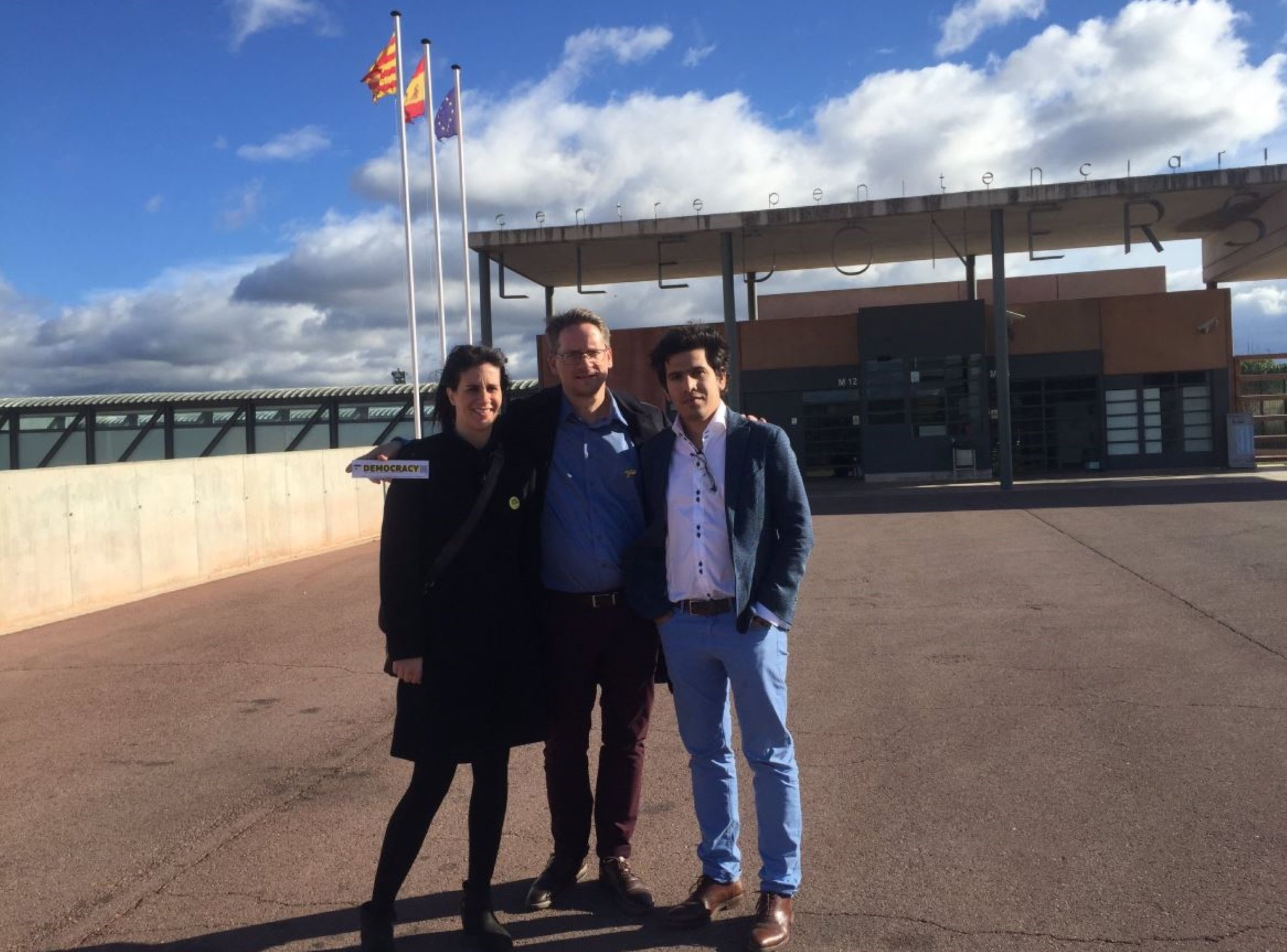 Un diputado de Quebec, conmovido en Lledoners: "¡La democracia es frágil!"