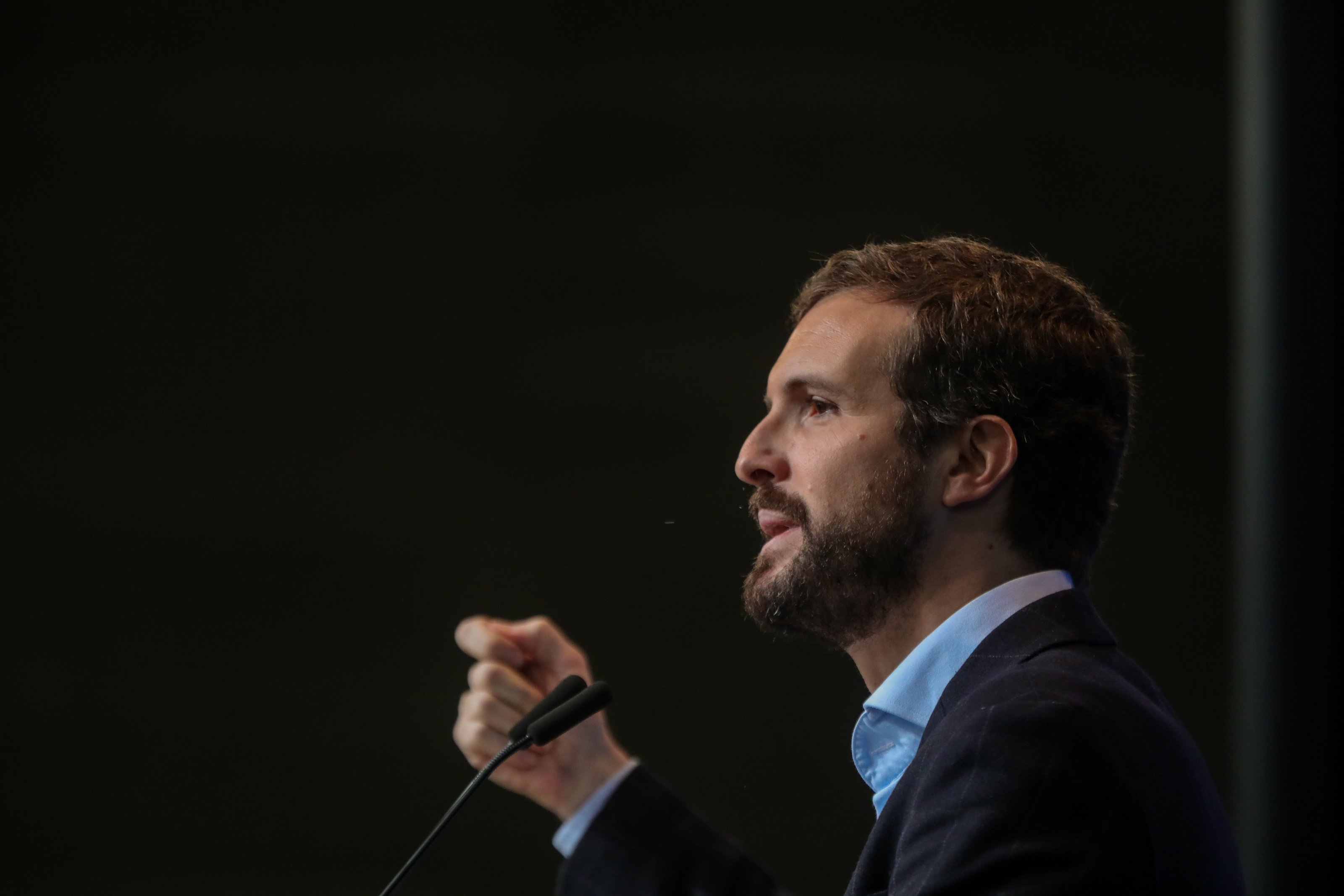 Casado cierra la puerta al pacto con el PSOE: "Que Sánchez no espere nada el lunes"