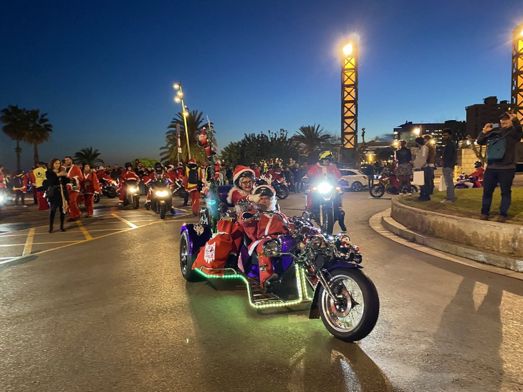 El Ayuntamiento de Barcelona pedirá prohibir la marcha de los motoristas vestidos de Papá Noel