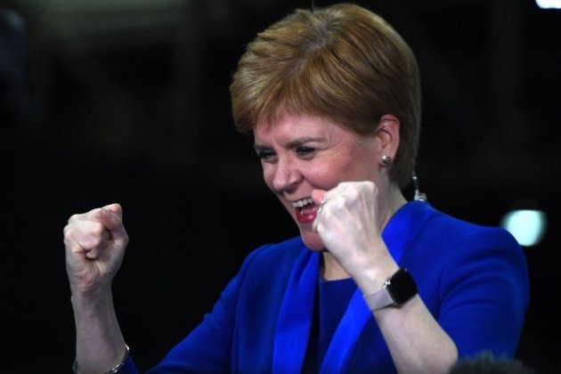 Nicola Sturgeon celebració @Effiedeans