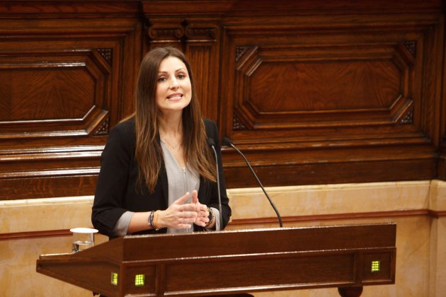 Lorena Roldan ple dones Parlament - Mireia Comas