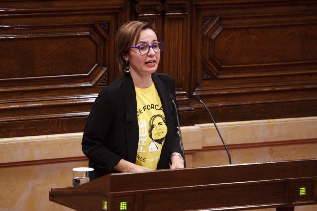 Anna Caula ple dones Parlament - Mireia Comas