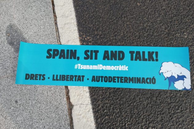 cartel Tsunami democrático clásico Camp Nou - Marc González
