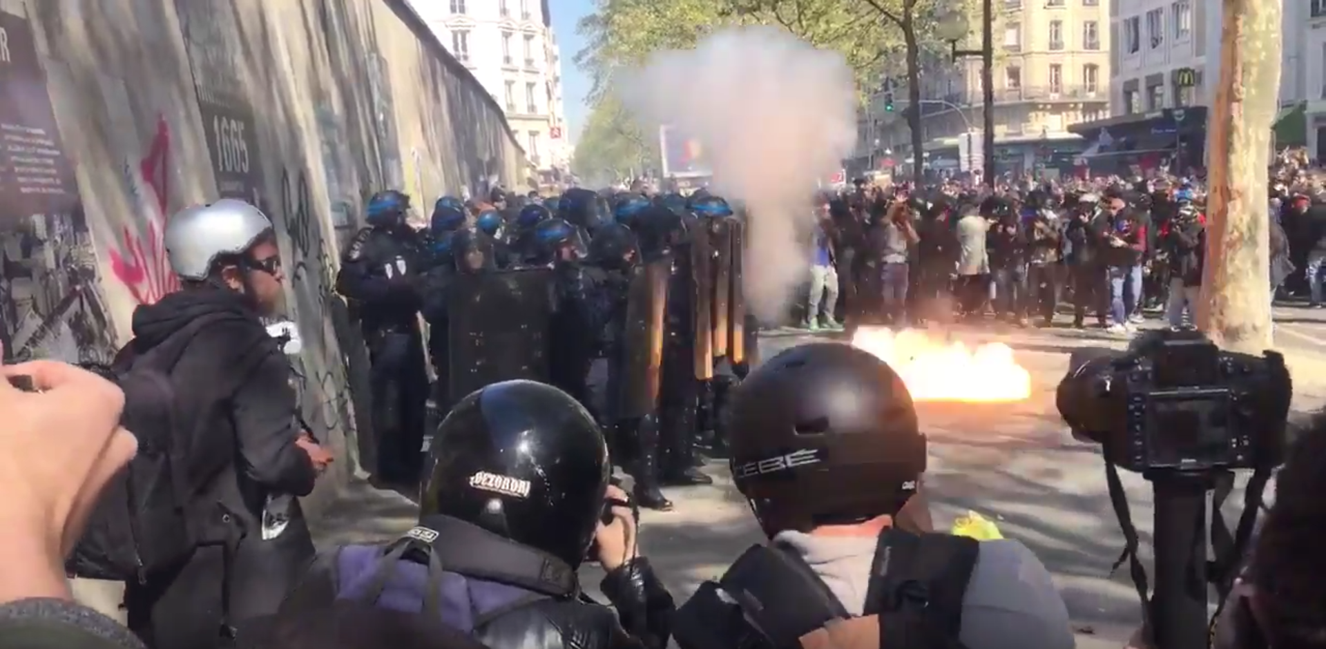 Enfrentamientos entre policía y manifestantes tensan el 1 de mayo en París