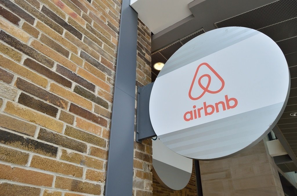 Airbnb no s'haurà de regular com a agent immobiliari, segons el TJUE