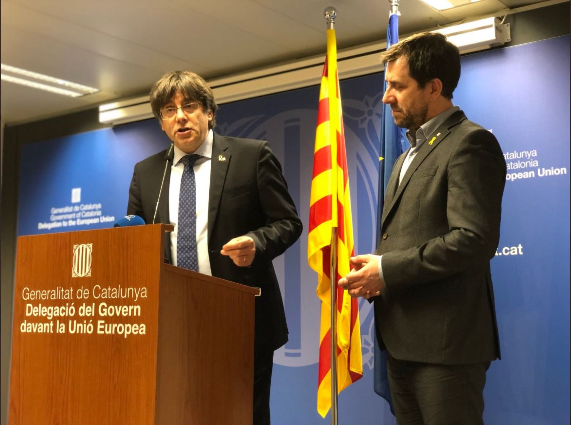Puigdemont acusa a España de tener "secuestrado" a Junqueras y exige su libertad