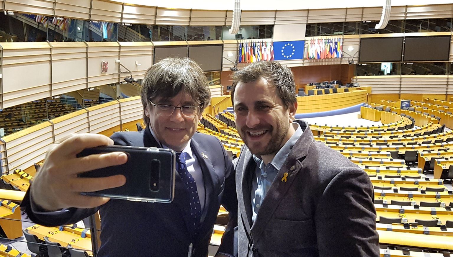 Puigdemont: "Estamos en pie, la trinchera exterior ha sido fundamental"