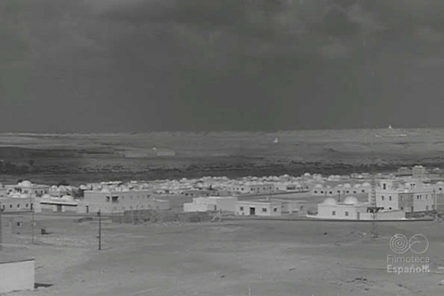El Aaiun, capital de la colonia española del Sáhara (1950). Fuente Filmoteca Española