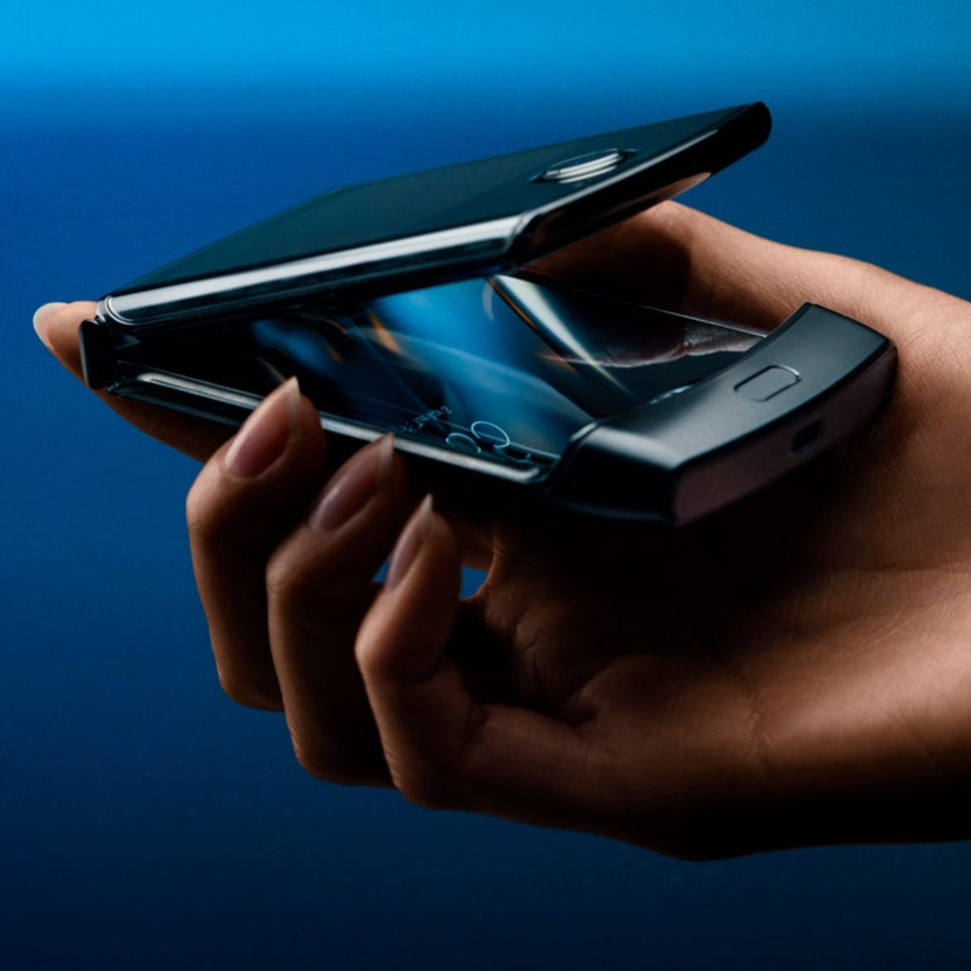 Motorola retrasa el lanzamiento de su móvil plegable... por su éxito