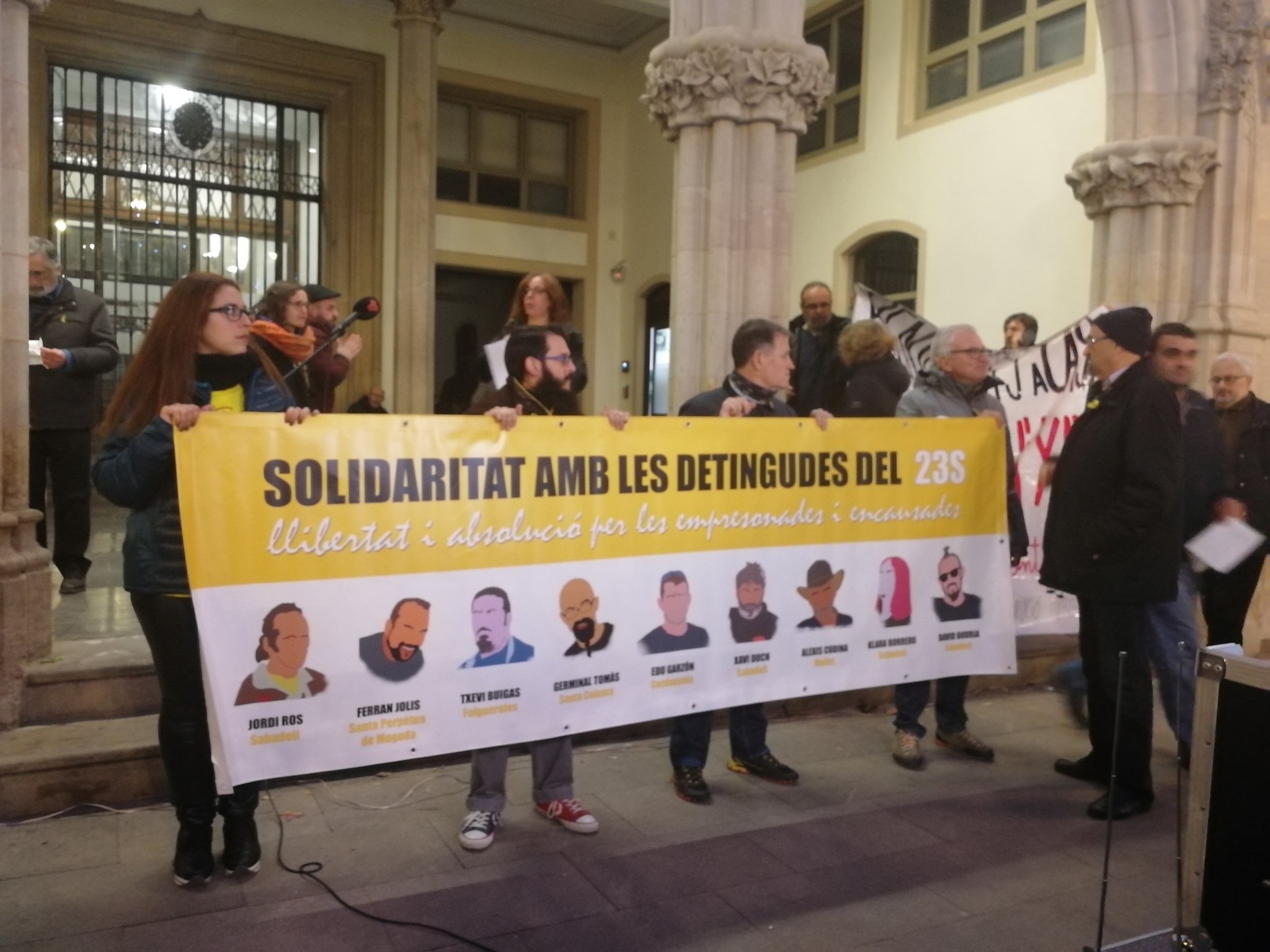 Acte per exigir l'alliberament dels CDR a Terrassa