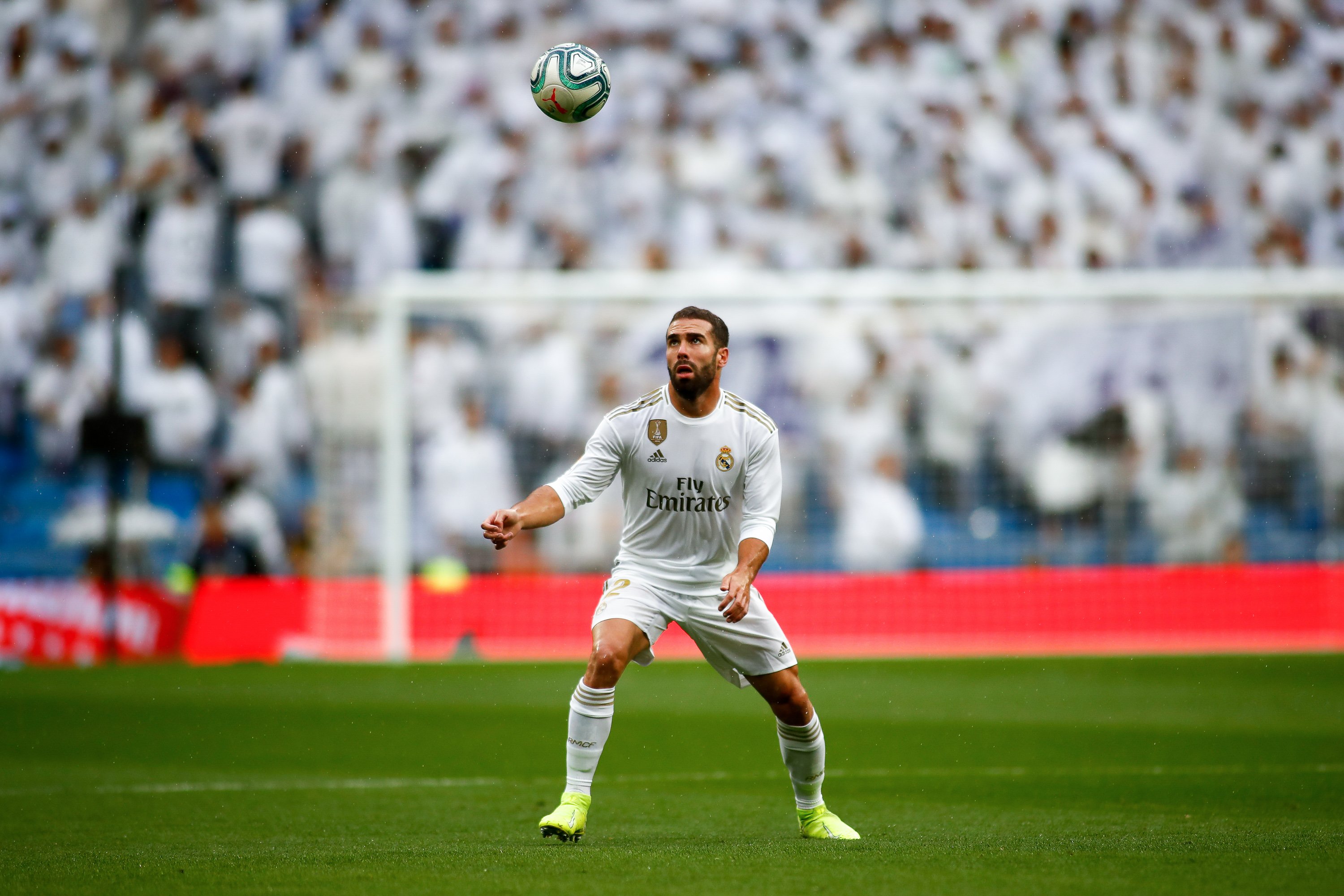 El madridista Carvajal força amb malaptesa la 5a groga i s'exposa a una sanció