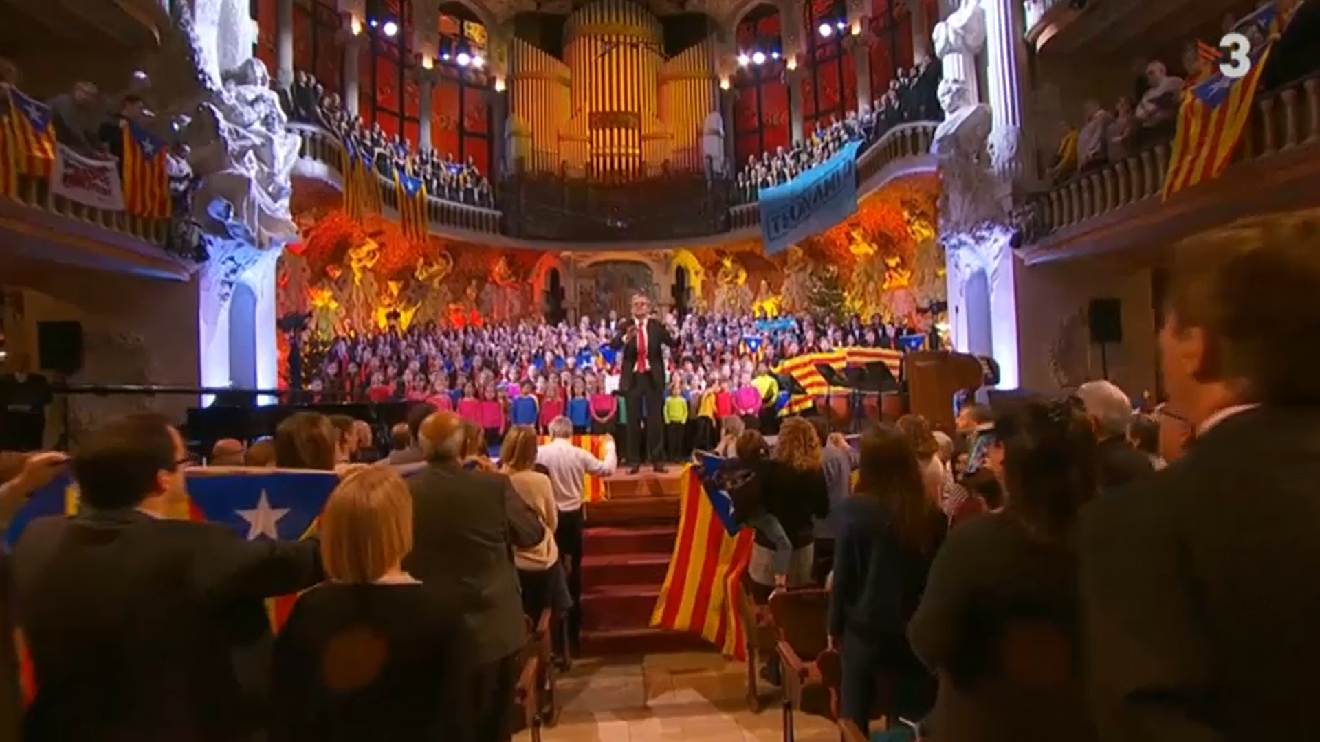 VIDEO | Tsunami Democràtic reappears at choral concert in Barcelona's Palau de la Música