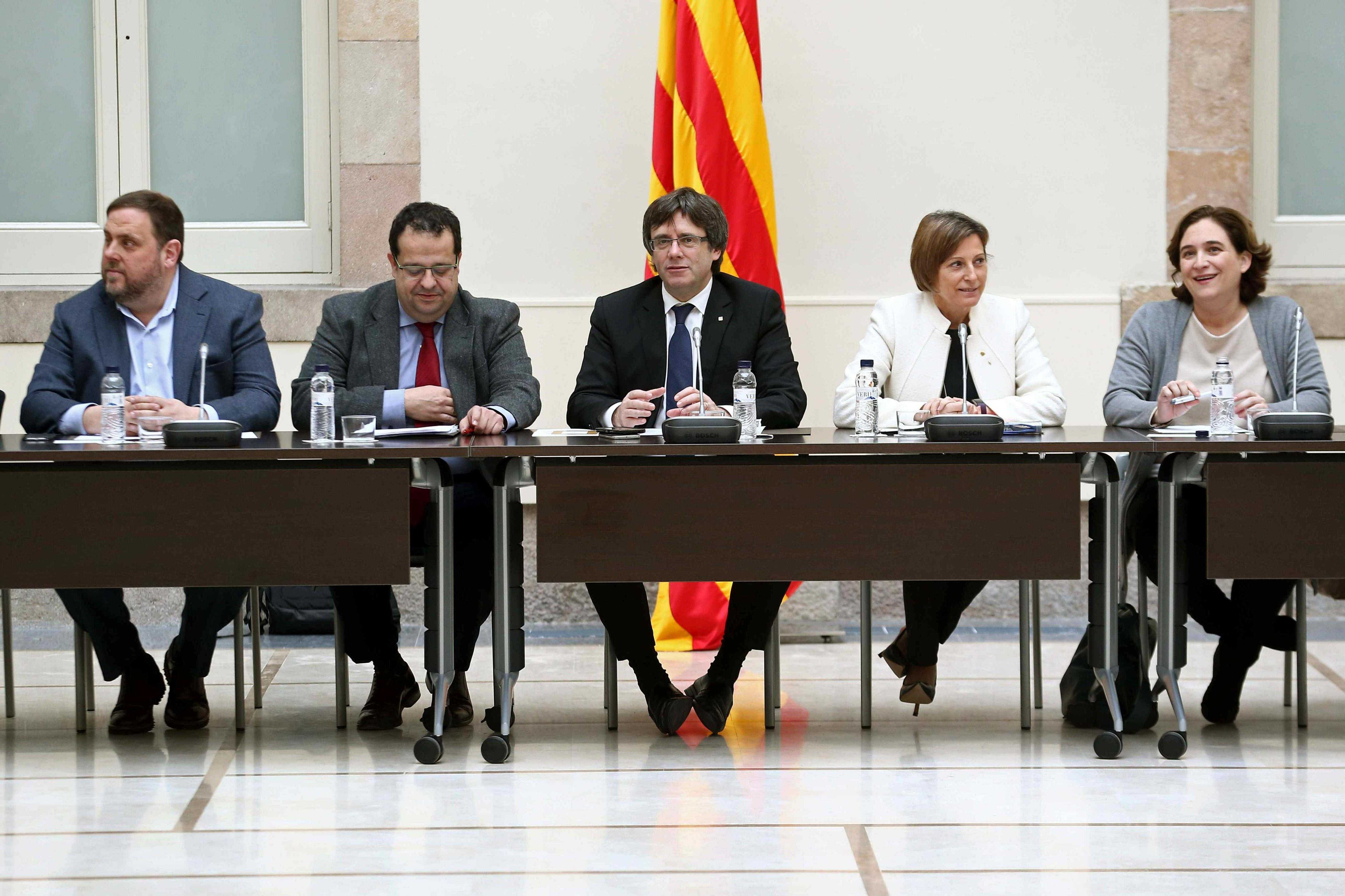 El Pacte pel Referèndum es reunirà dimarts davant la pressió dels comuns