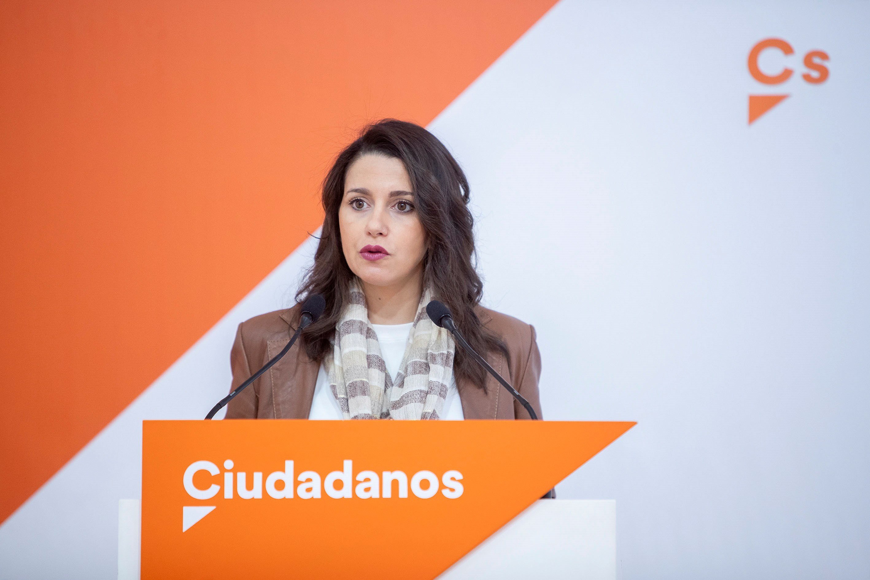 Arrimadas clama delante del informe de la Abogacía: "Se ha consumado la infamia"