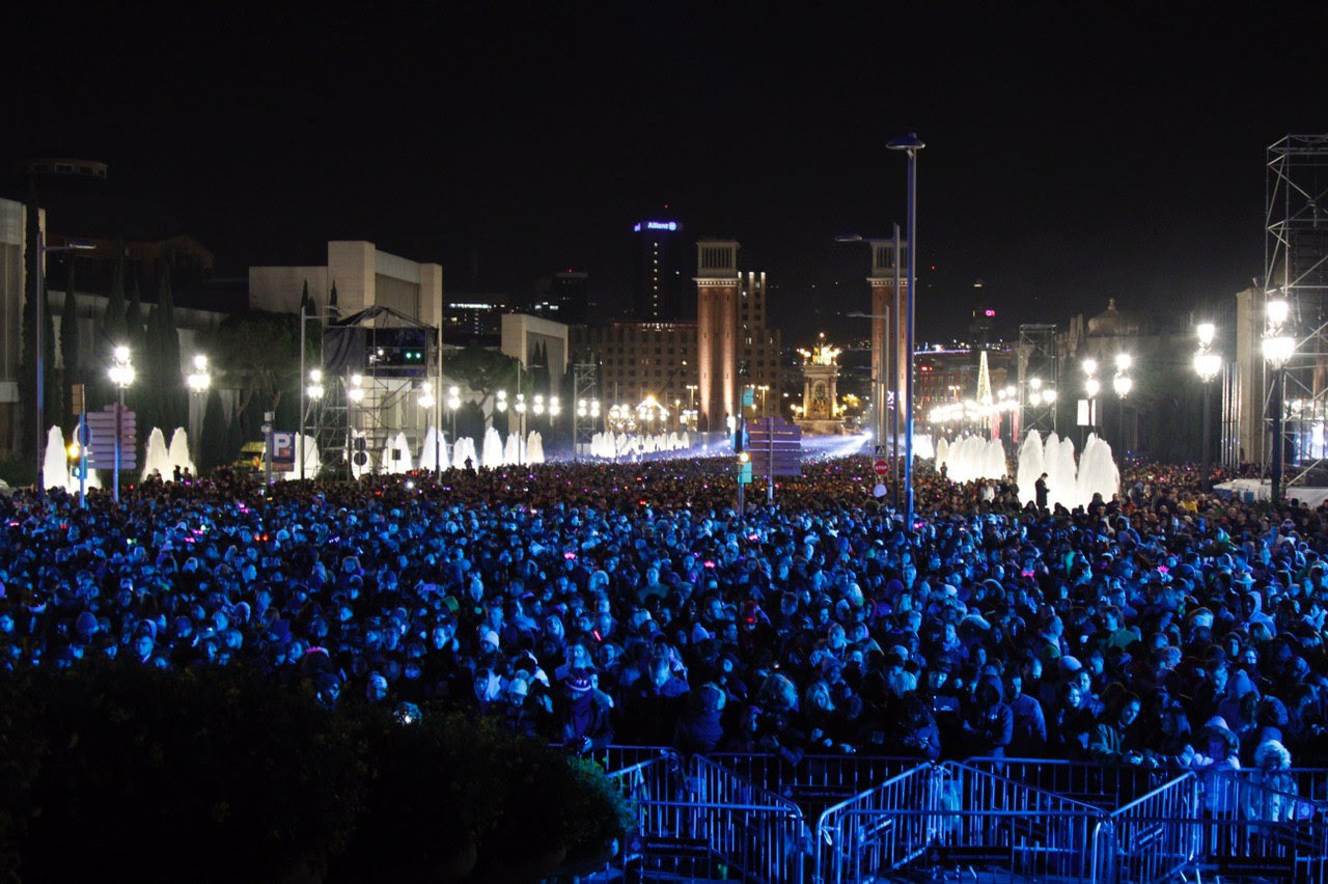 Unas 94.000 personas celebraron la Nochevieja en Montjuïc