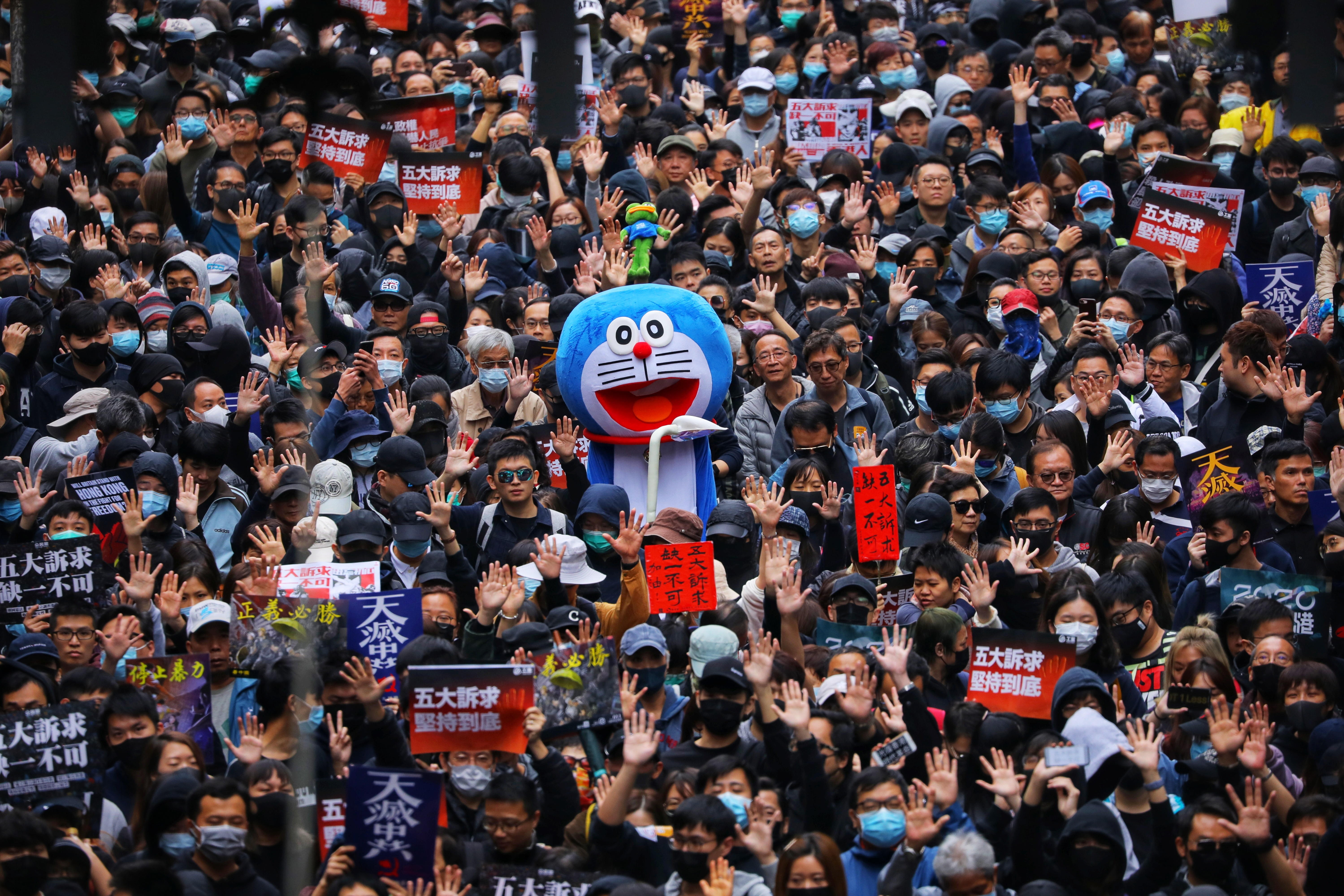 El 2020 llega a Hong Kong entre protestas y gases lacrimógenos