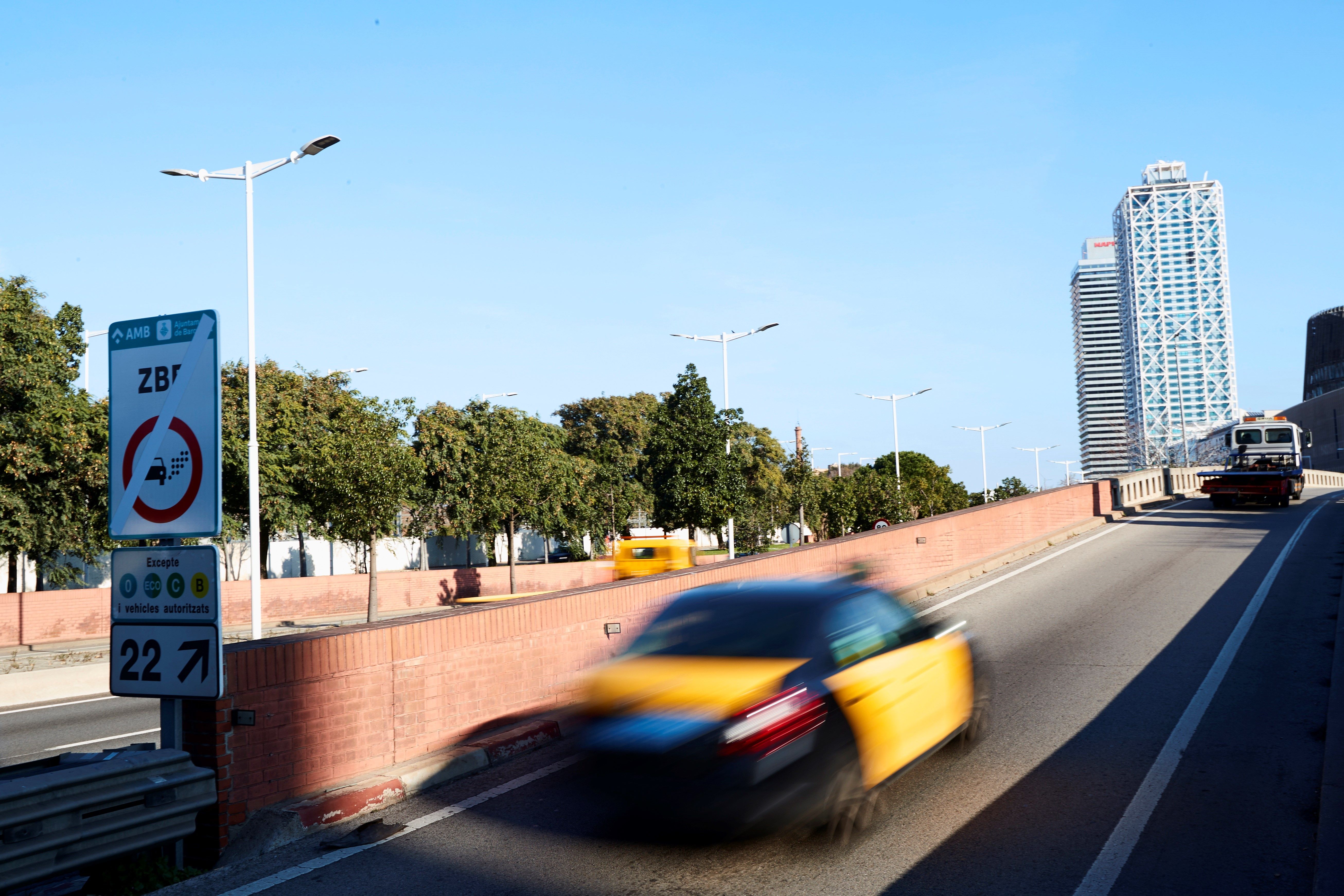 Todo a punto para la puesta en marcha de la Zona Bajas Emisiones en Barcelona