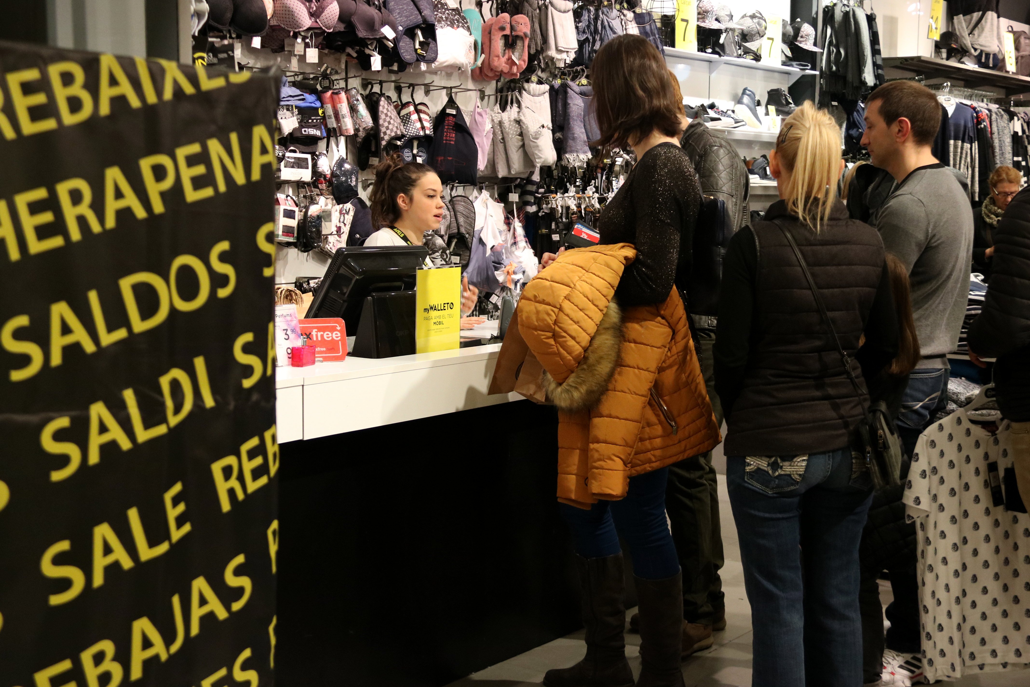 Los consumidores podrán pedir cambios y devoluciones pese a las restricciones