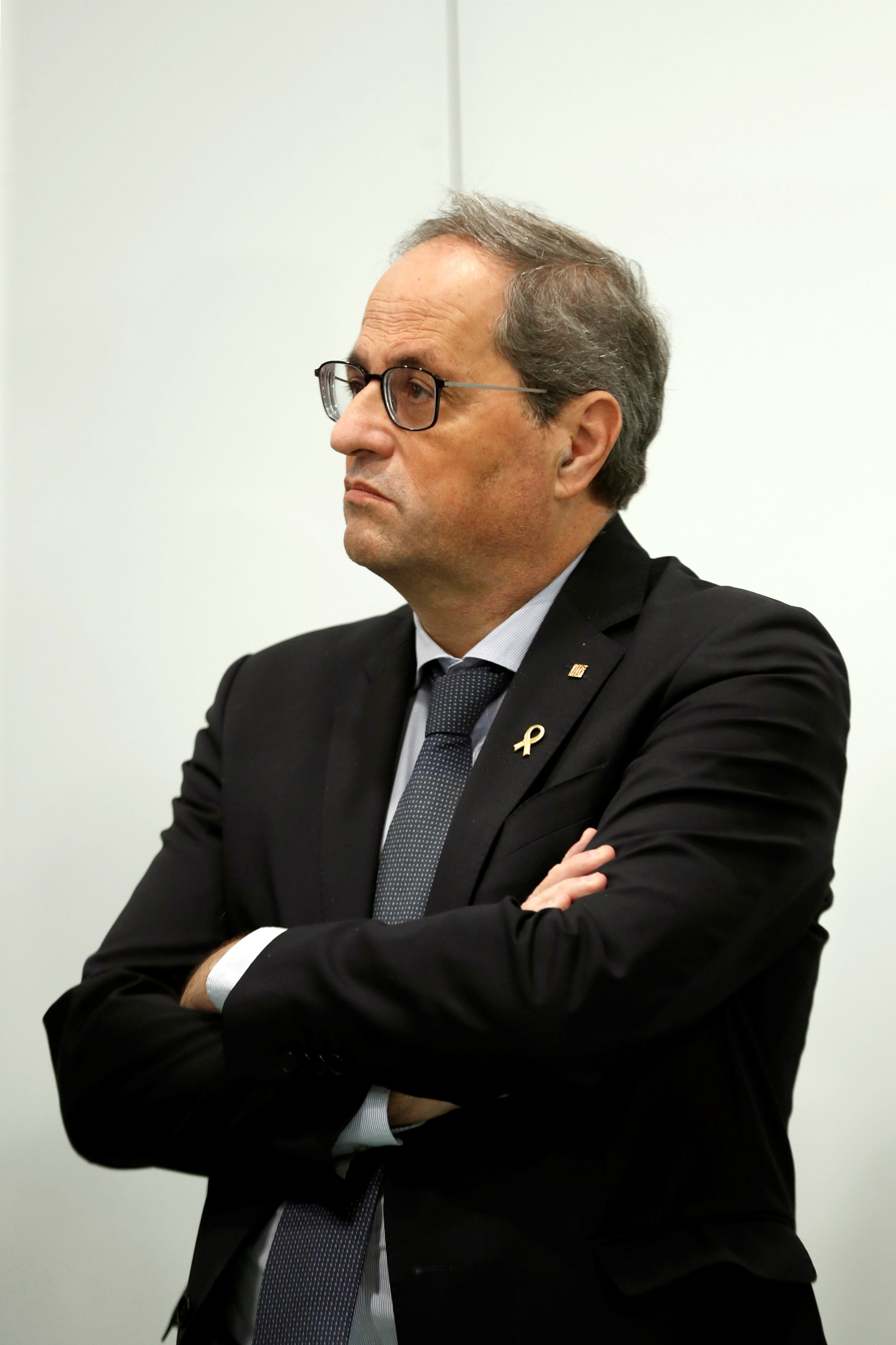 Creus que el Parlament ha de retirar l'escó al president Torra?