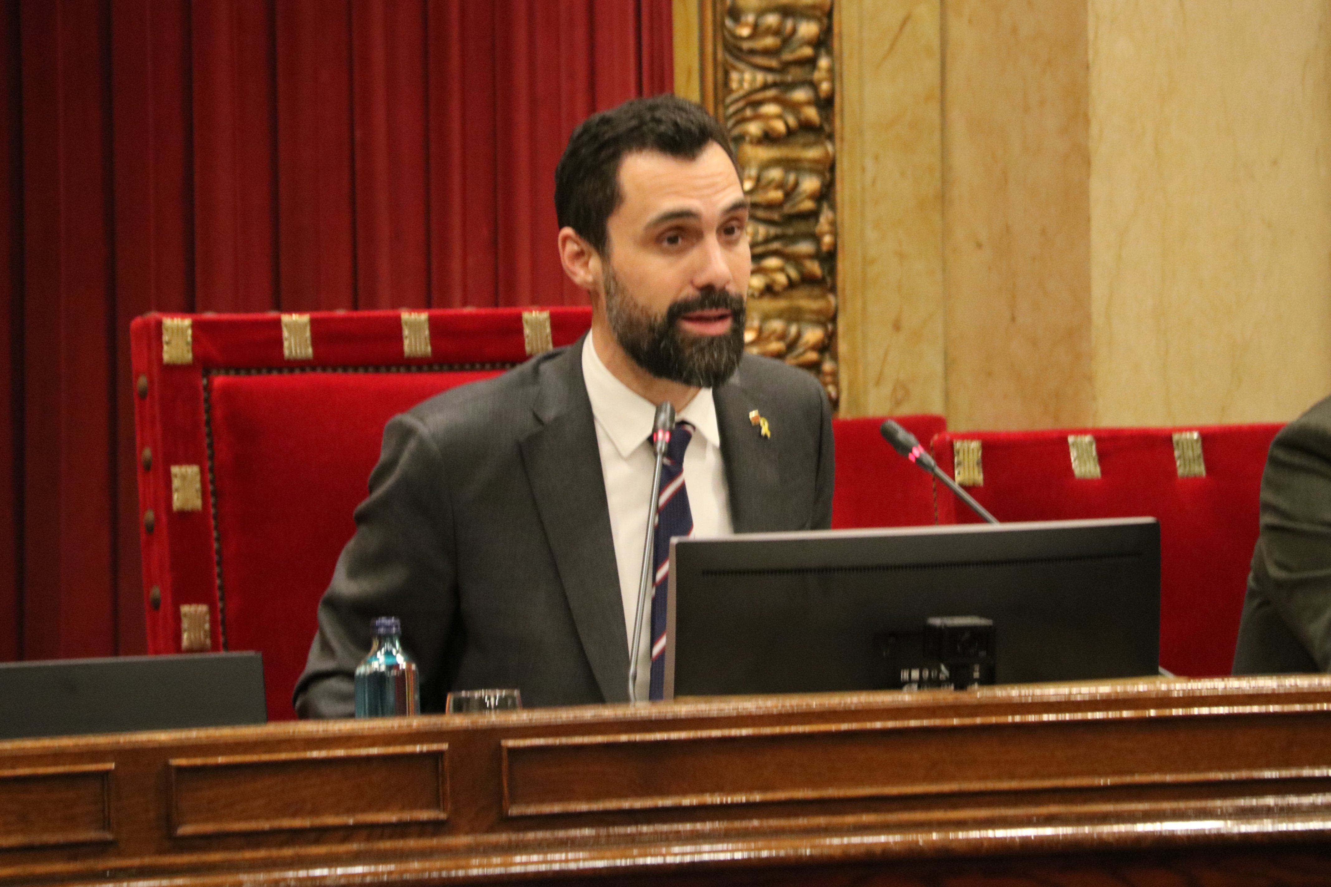 Torrent convoca el ple extraordinari del Parlament per respondre la JEC