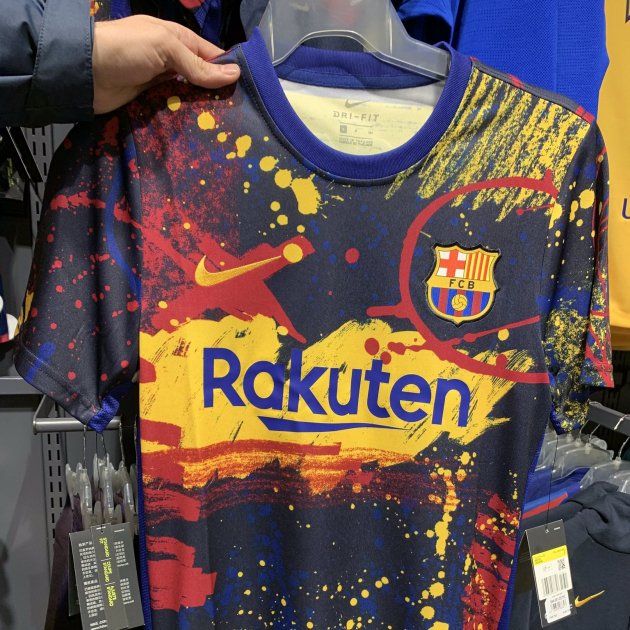 sobre boicotear dorado Filtrada una nueva camiseta del Barça: ¿Pollock o Miró?