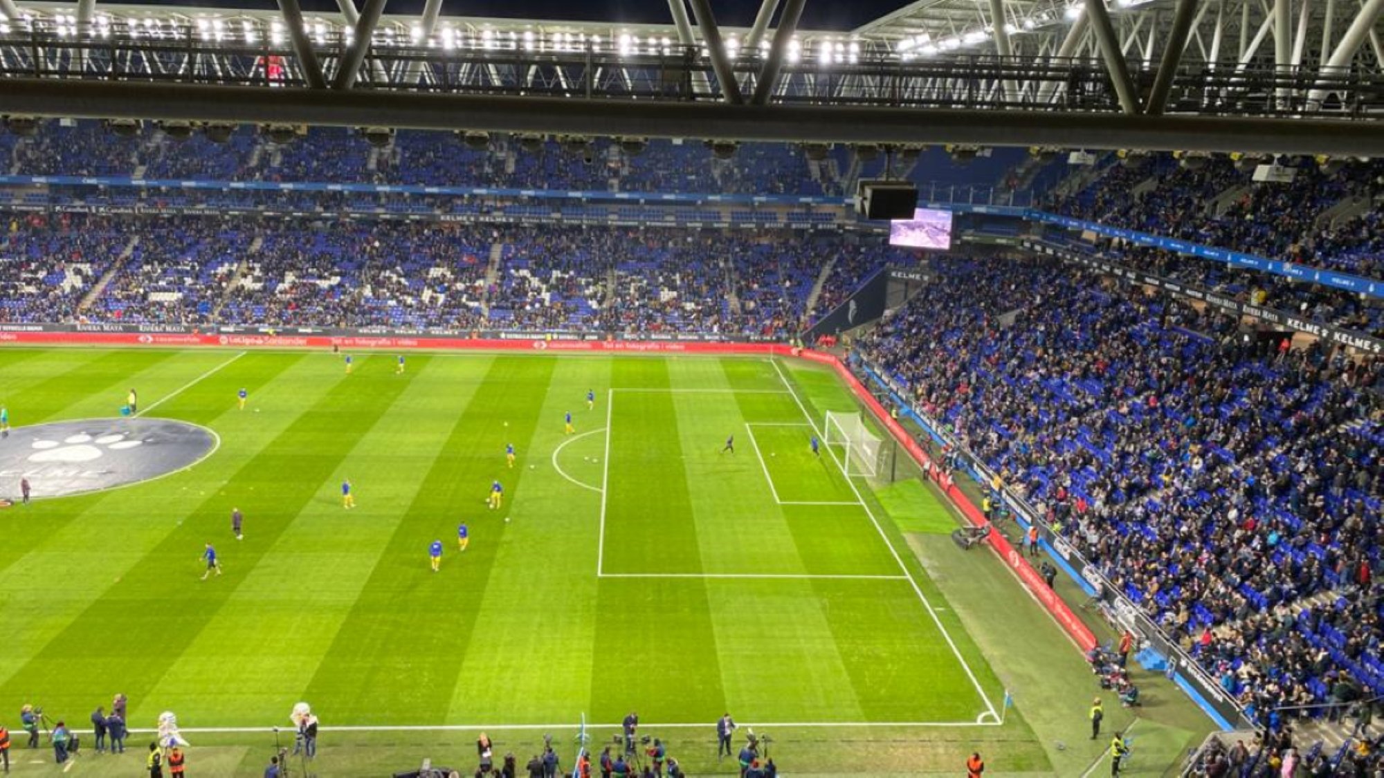 L'Espanyol escalfa el derbi amb càntics de "p... Barça"