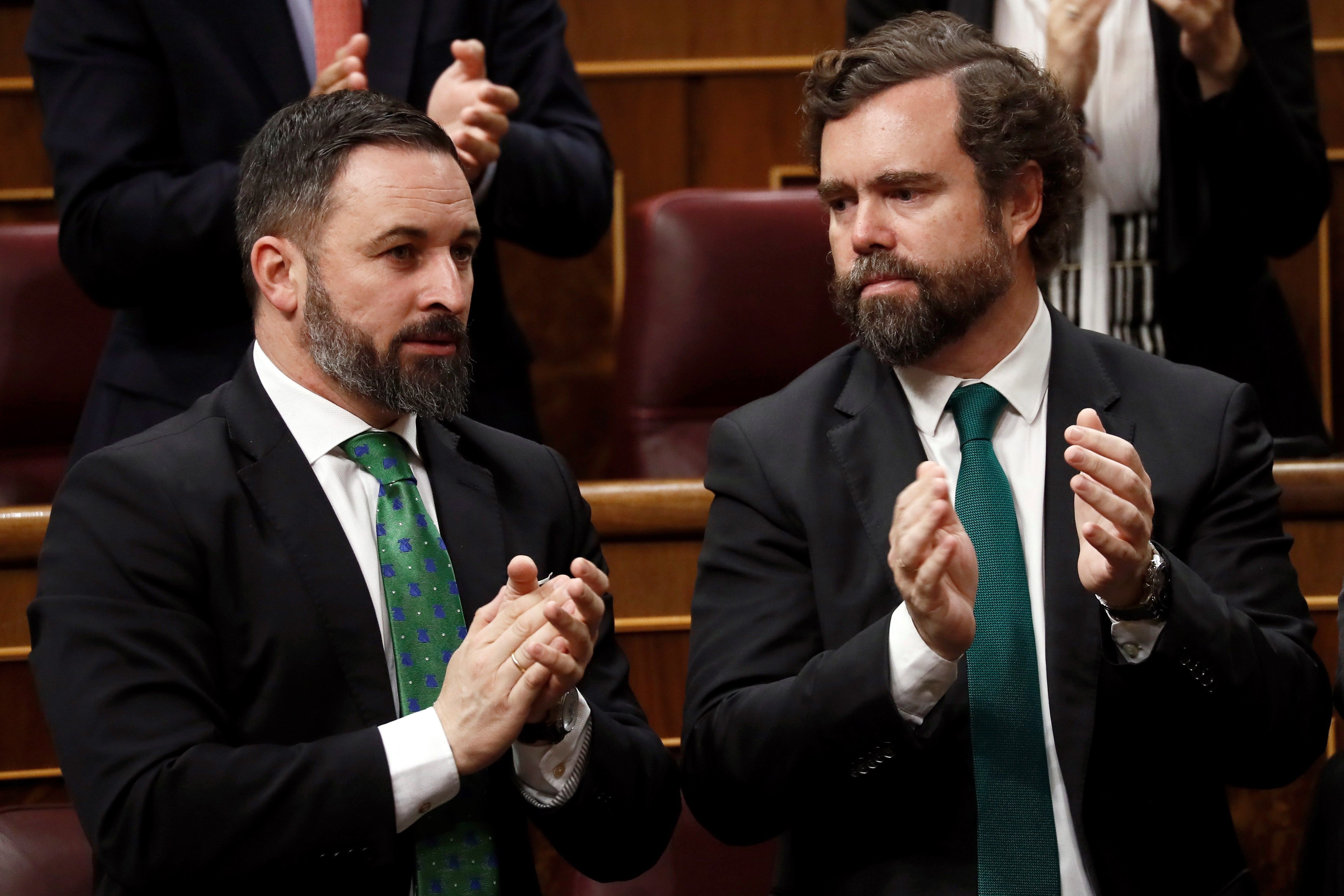 Vox lleva al TC los acatamientos de 29 diputados independentistas y de Podemos