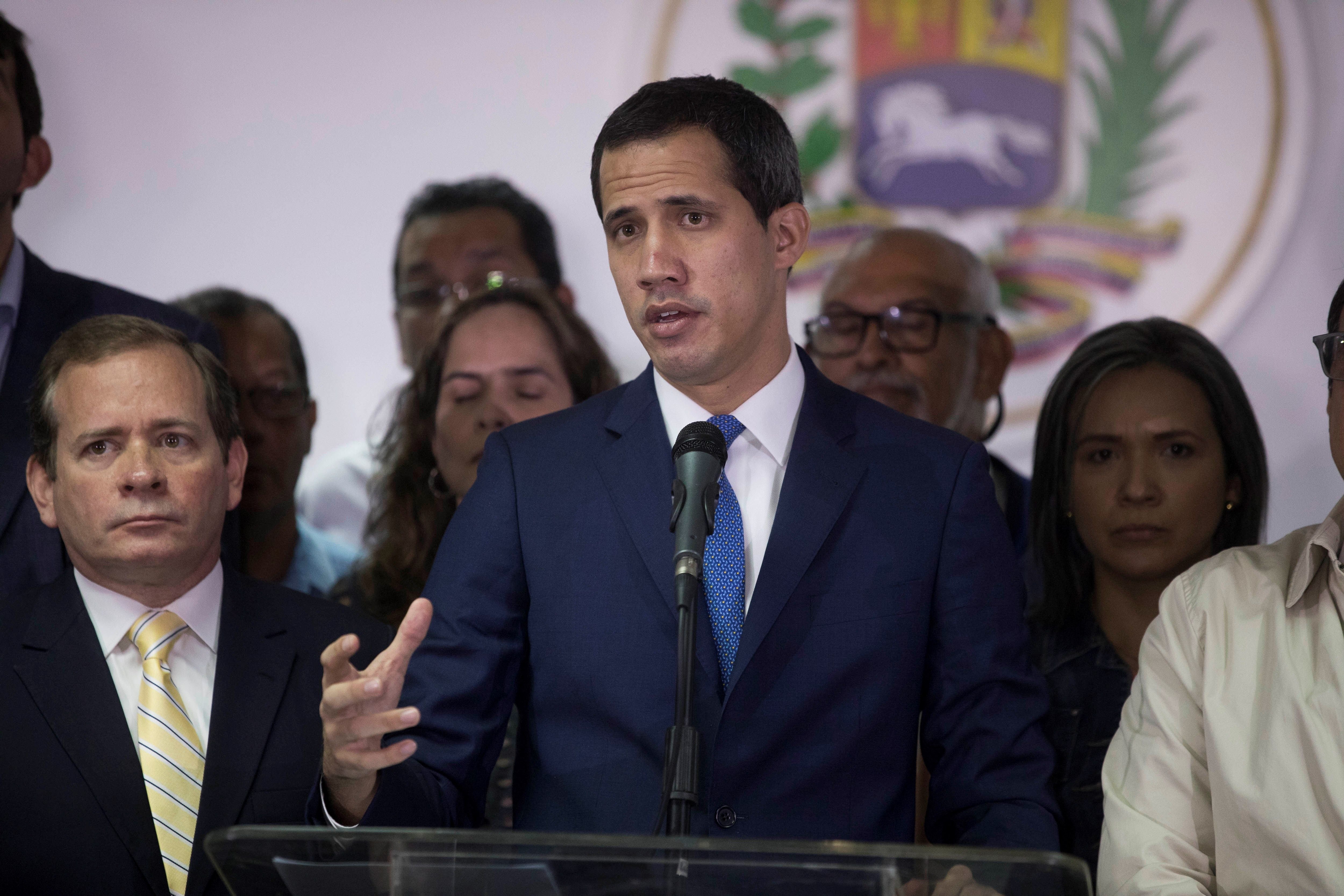 Guaidó y Parra, a punto de encontrarse siendo los dos jefes del Parlamento