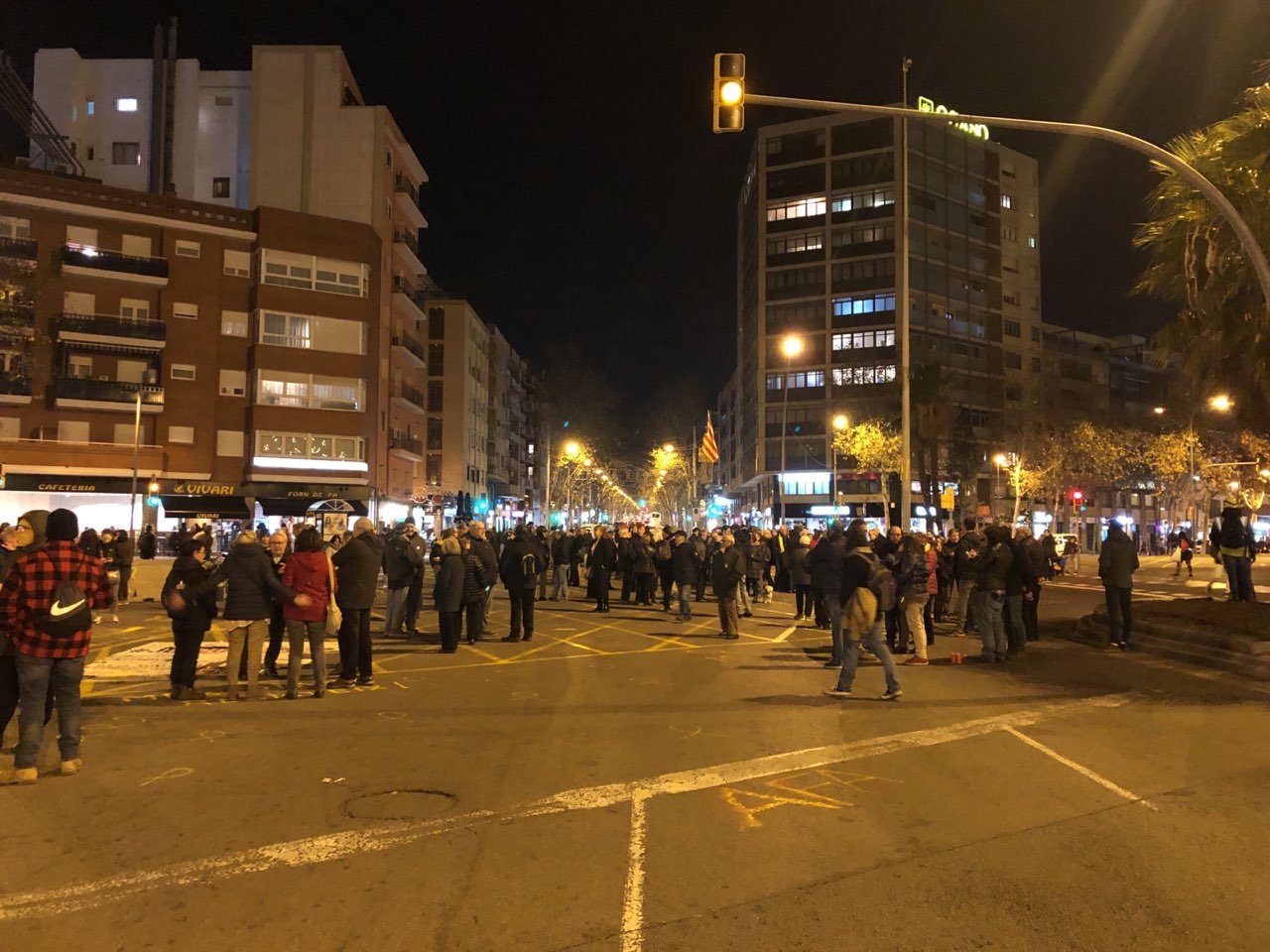 Tallen l'avinguda Meridiana per 86a nit consecutiva
