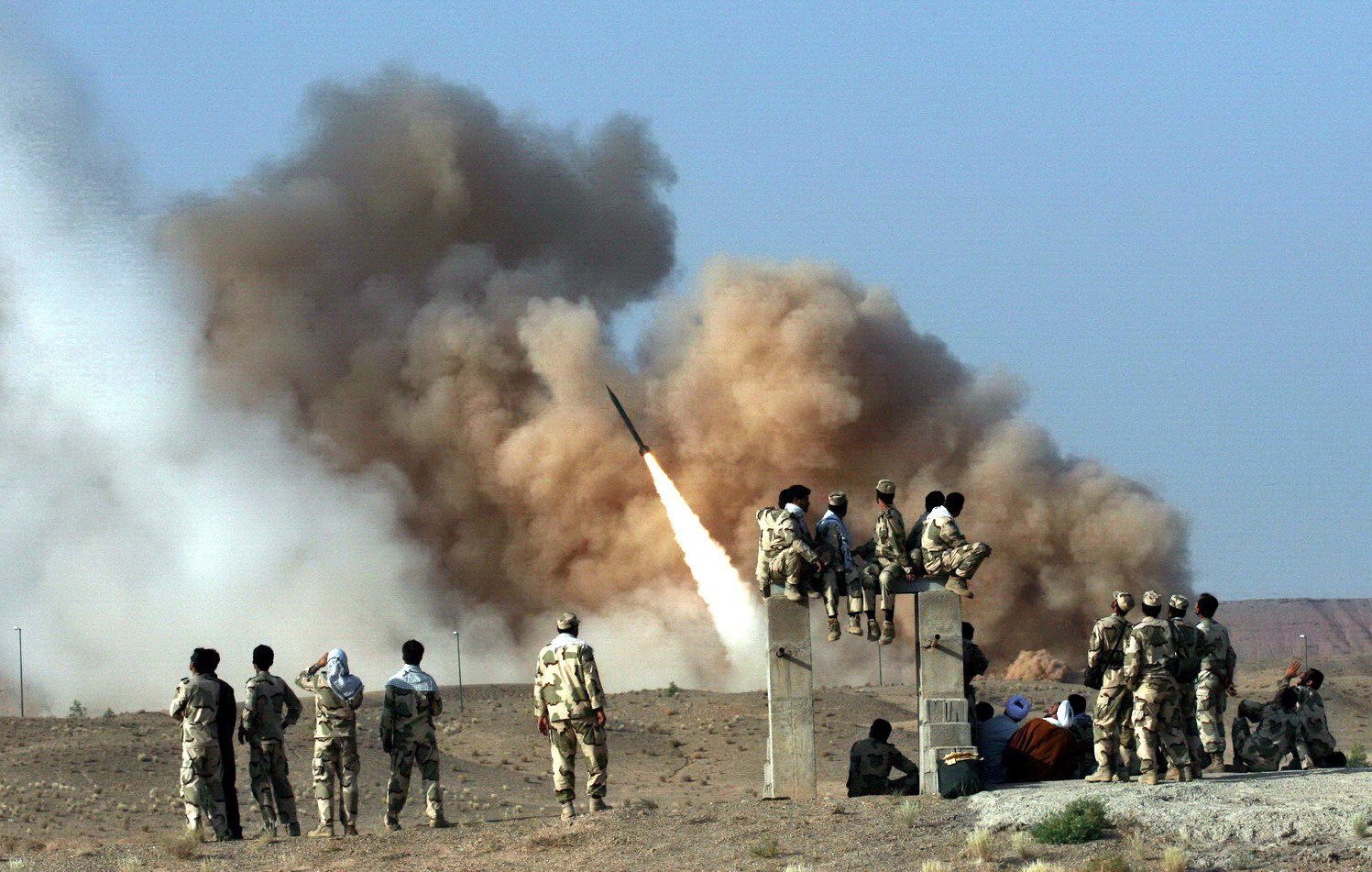 La respuesta de Irán a los EE.UU.: ataca dos bases militares con misiles