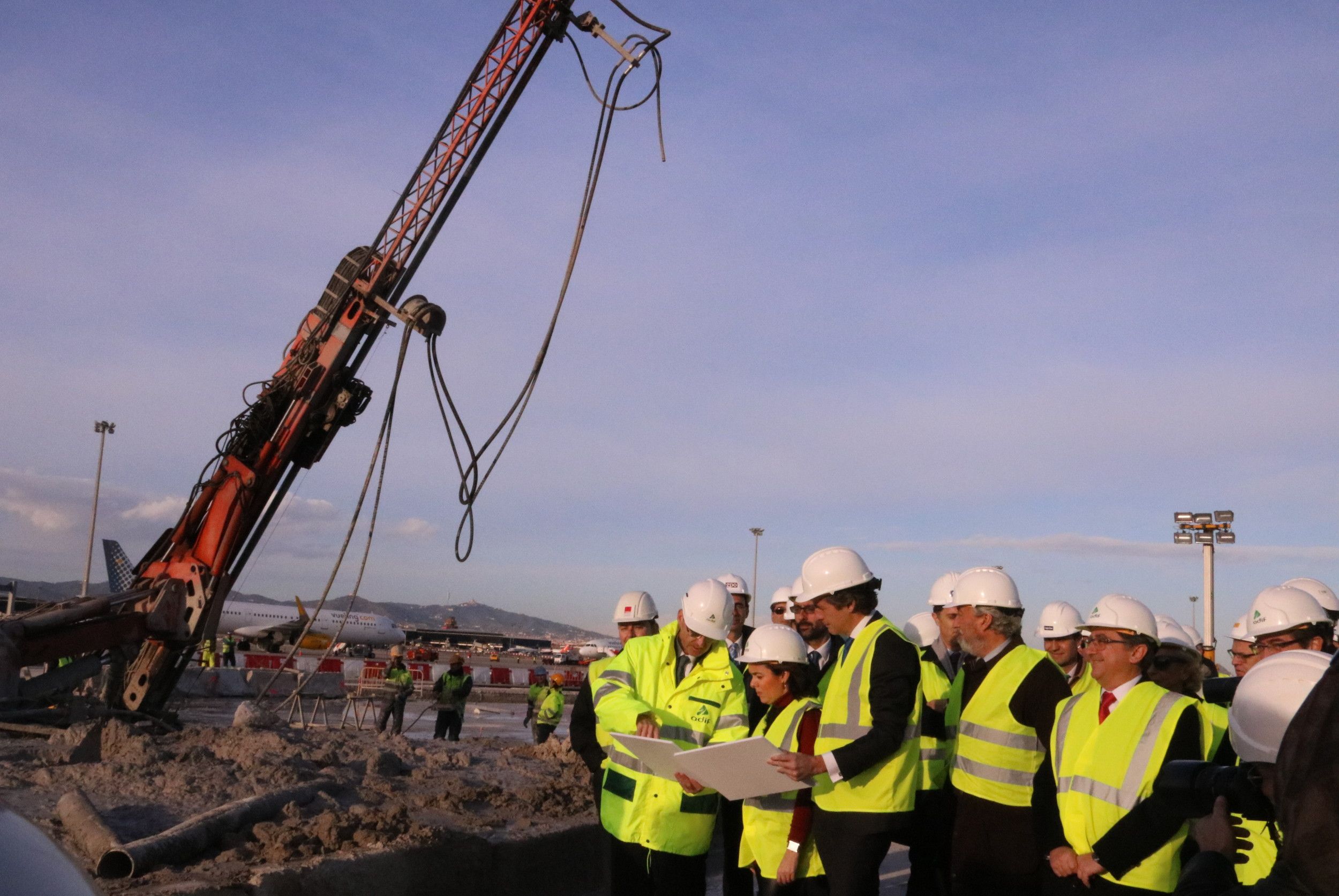 La obra de El Prat que exhibe Santamaría se realizará con retraso