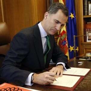 Felip VI firma convocatoria Felip VI firma convocatoria